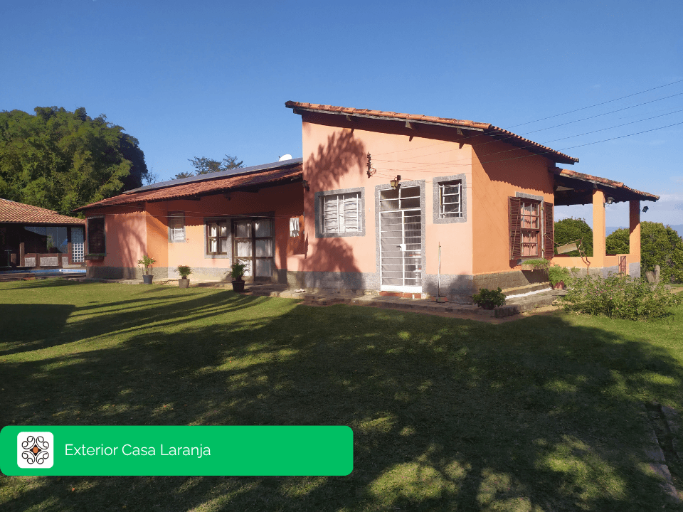Fachada da casa principal do Recanto Cravo e Canela, chácara em Itatiaia RJ